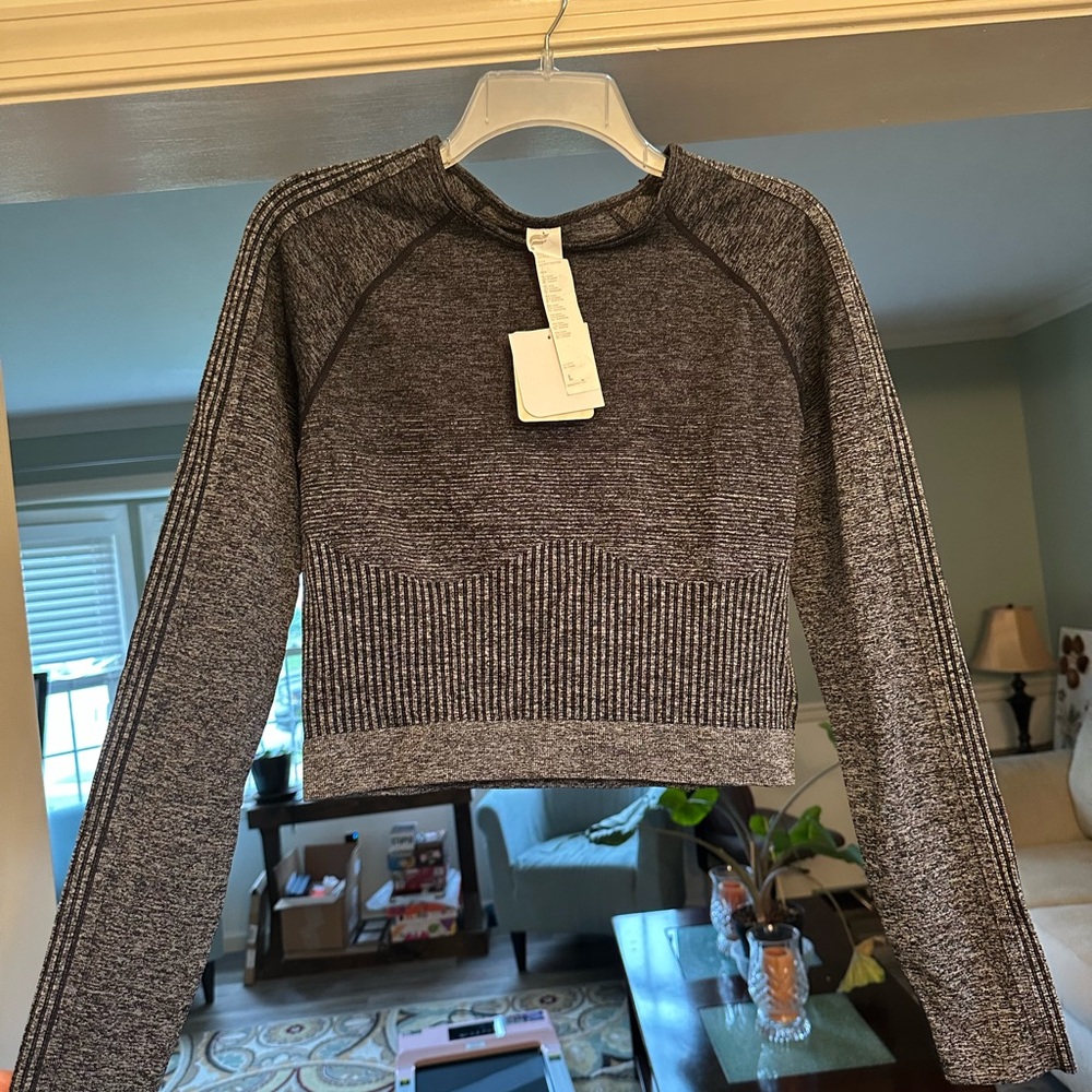Fabletics Gray Long Sleeve Cropped Sweater